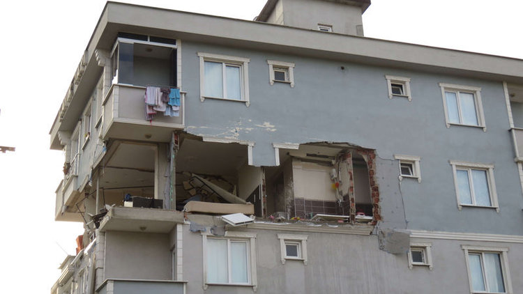 Son dakika... Sancaktepe'de doğalgaz patlaması!