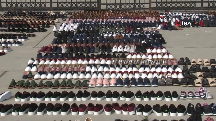 Eminönü'nde sular altında kalan ayakkabılar Yenikapı'da kurumaya bırakıldı