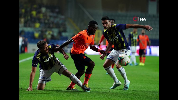 M.Başakşehir - Fenerbahçe maçından kareler