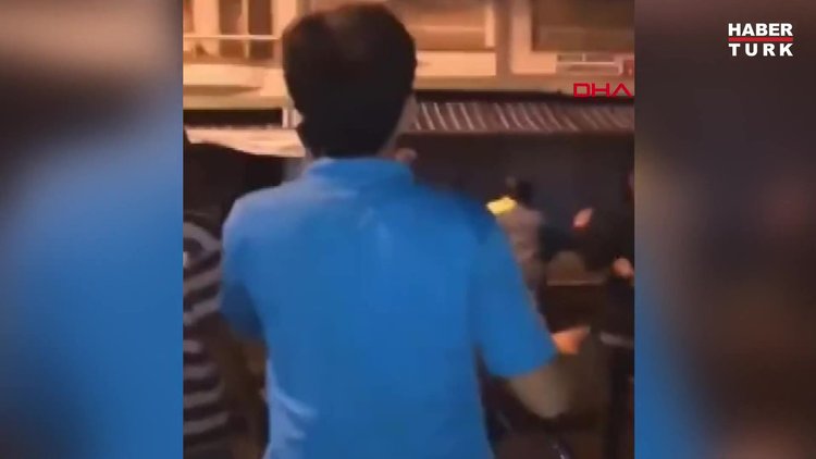 Yanan mağazada can pazarı… Kurtulmak için aşağı atladılar