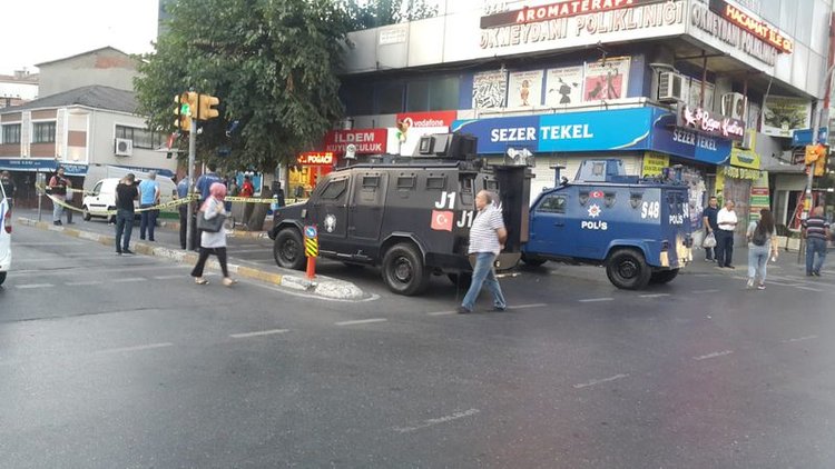 Beyoğlu'nda silahlı saldırı: 1 ölü, 1 yaralı