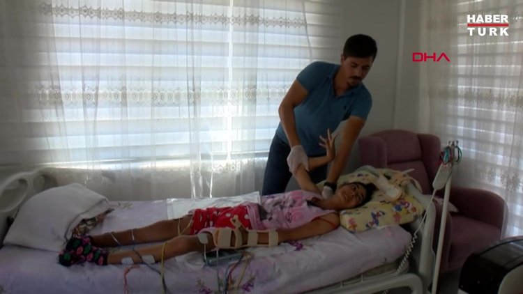 Morg kapısında hayata dönen kızı için yardım istiyor