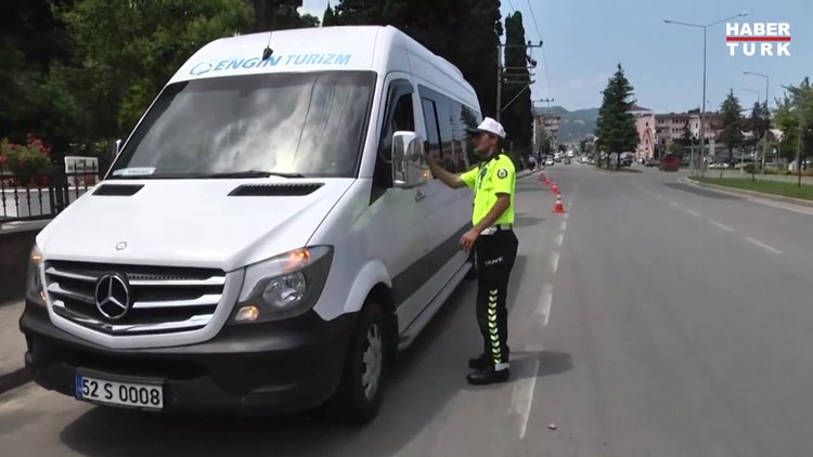 İçişleri Bakanlığı’ndan, Okul Çevrelerine ve Servis Araçlarına Sıkı Denetim