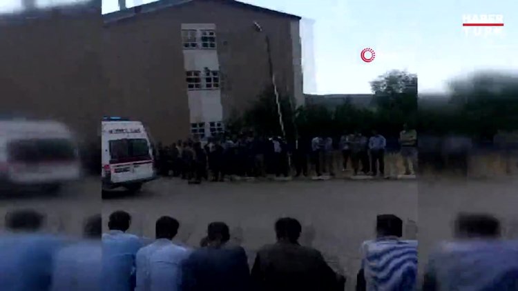 Bitlis'te minibüs şarampole yuvarlandı: 8 ölü, 5 yaralı