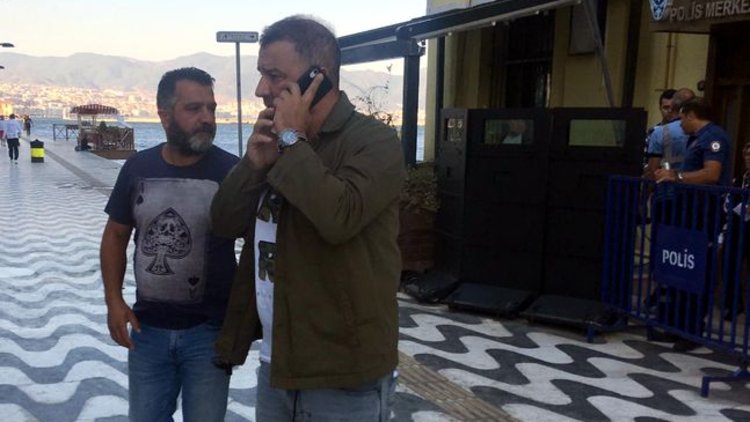 Oyuncu Şevket Çoruh'a İzmir'de saldırı