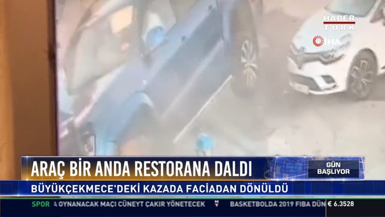 Araç bir anda restorana daldı