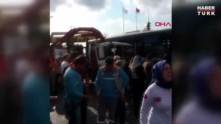 Ümraniye'de kamyon otobüse çarptı 9 yaralı