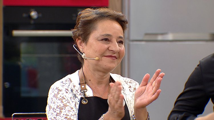 Hanım çeyrek altının sahibi oluyor!