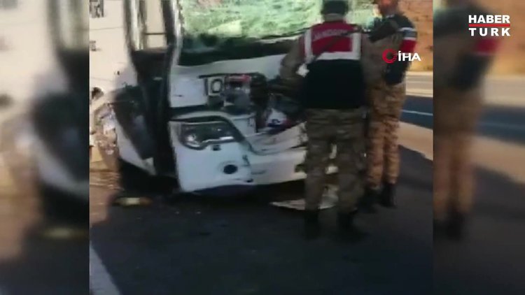 Son dakika... Yolcu otobüsü ile TIR çarpıştı: 4'ü ağır 17 yaralı
