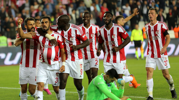 Sivasspor: 2 - Trabzonspor: 1 | MAÇ SONUCU