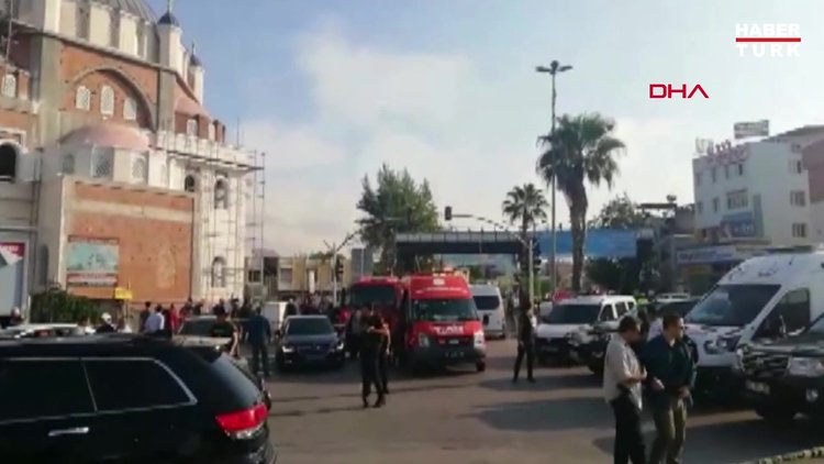 Son dakika... Adana'da polis servis aracına bombalı saldırı!