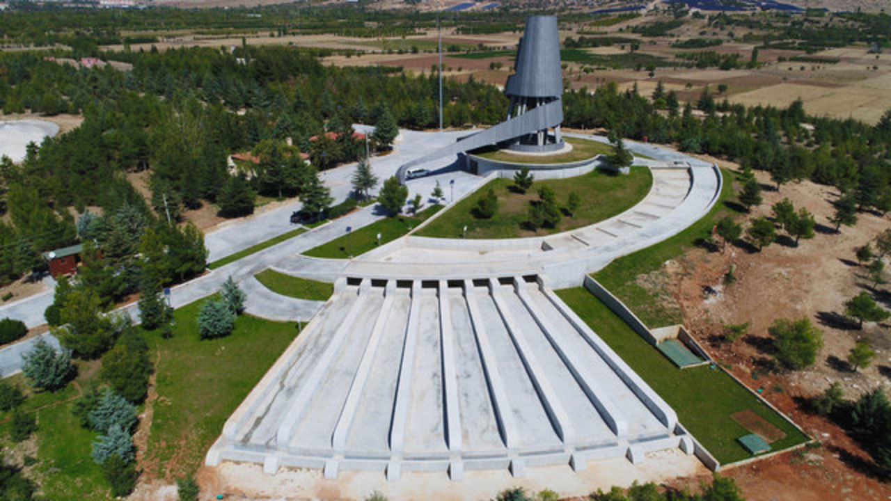 Demirel'in anıt mezarı ziyarete açıldı | Video