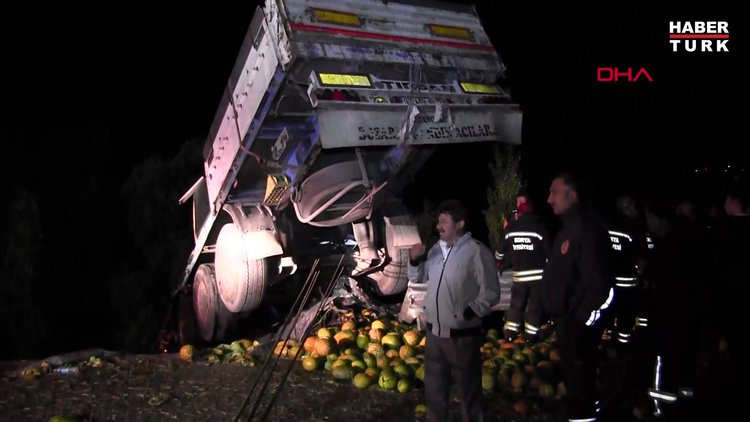 Konya'da TIR, otomobile çarptı: Ölü ve yaralılar var