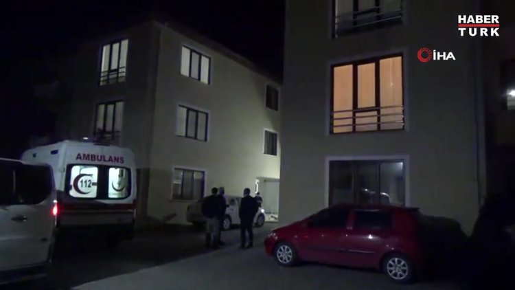 Babasının tabancasıyla oynarken canından oldu