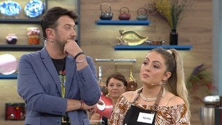 Nesrin Hanım'ın yaptığı yemekleri yorumlayan Songül Hanım sert yorumlar yapmaya başlayınca gerildi.