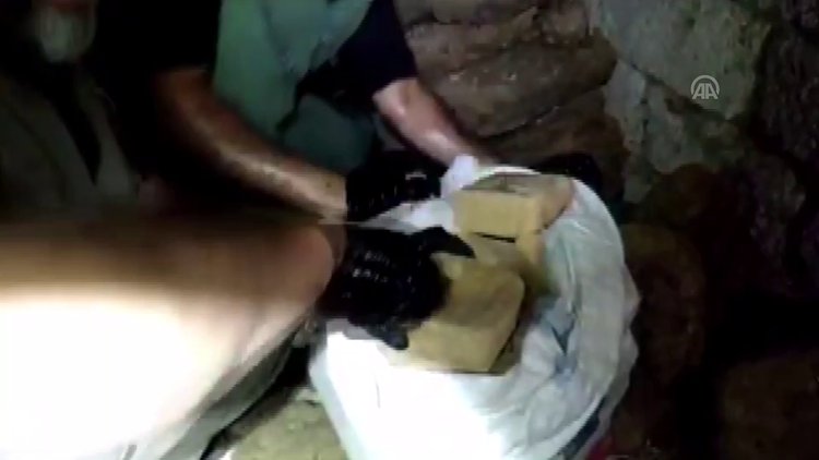 Saman çuvallarından tam 331 kilo eroin çıktı