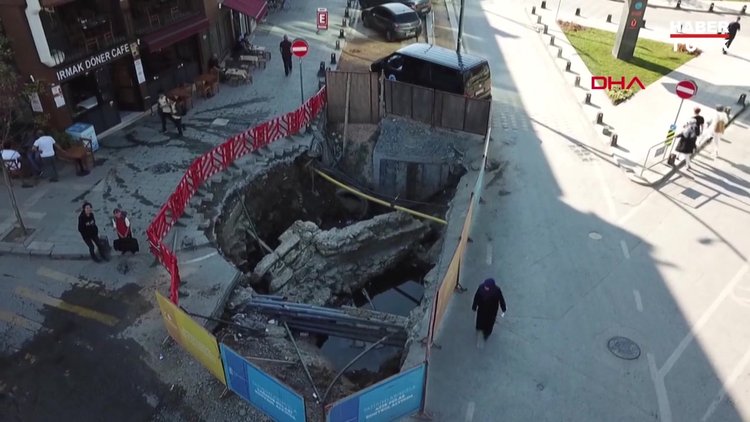 Üsküdar'da asfaltın hemen altından tarihi kalıntılar çıktı