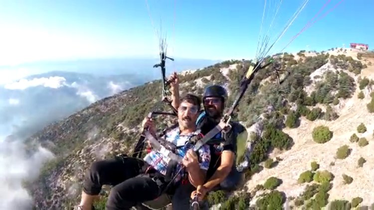 100 Milyonluk izlenmeyi havada kutladı