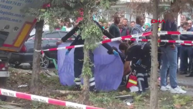 Sakarya'da tır turağa daldı! 2 ölü, 4 yaralı