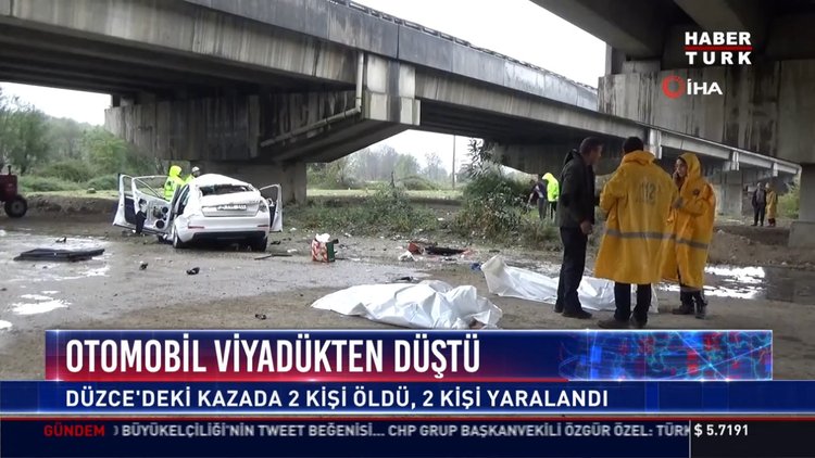Otomobil viyadükten düştü