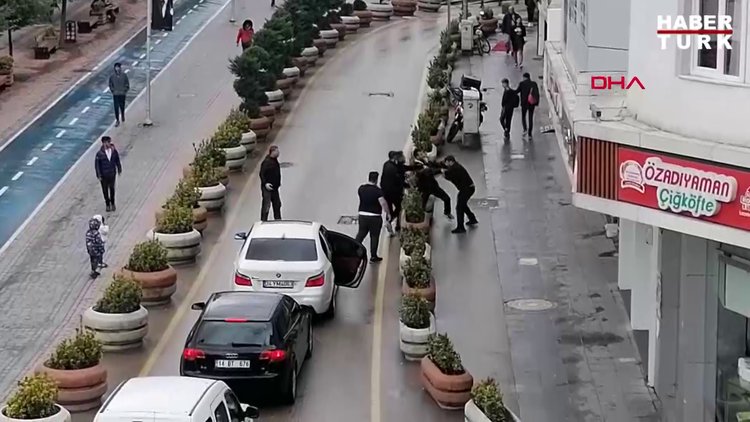 Bolu'da, yol verme kavgası kamerada