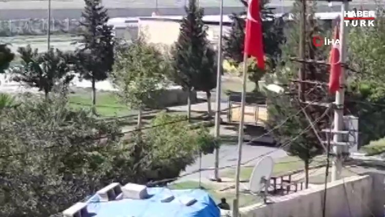 Suriye sınırında zırhlı araçla mehteranlı devriye