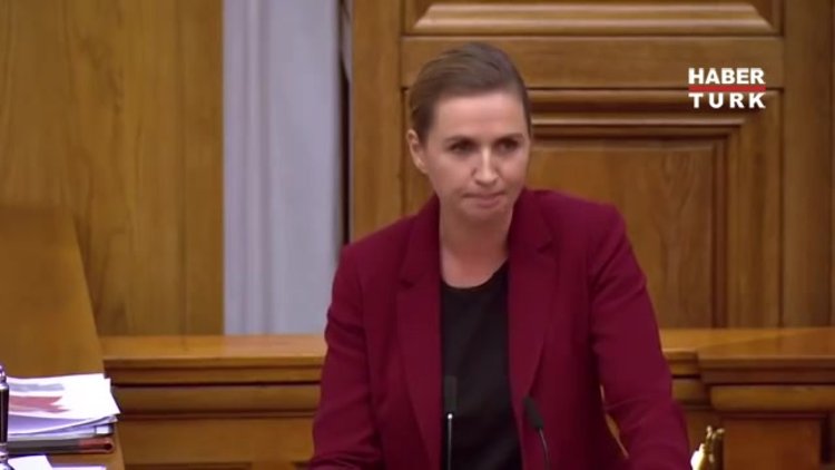 Başbakan fillerin emekliliğini tartışırken gülme krizine girdi