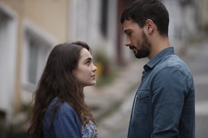Aşk Ağlatır 6. Bölüm