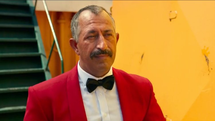 Karakomik Filmler | 2 Arada Teaser