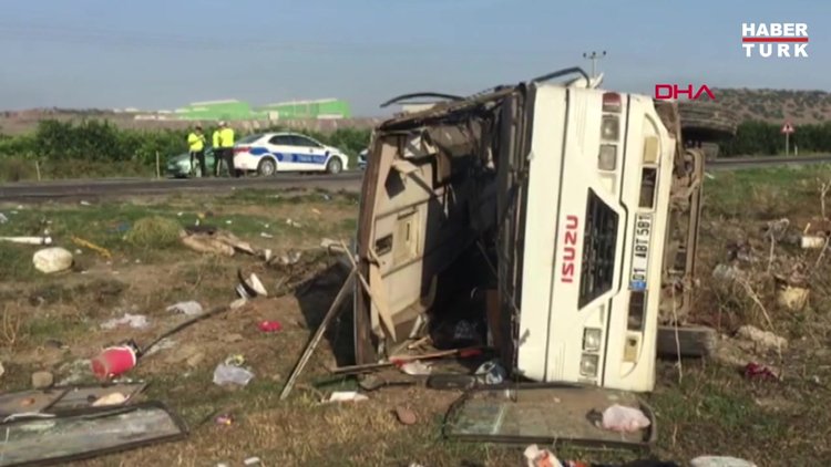Hatay'da tarım işçilerini taşıyan midibüsle TIR çarpıştı 20 yaralı