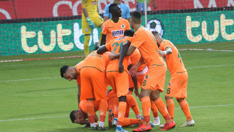 Aytemiz Alanyaspor: 5 - Çaykur Rizespor: 2 (MAÇ SONUCU)