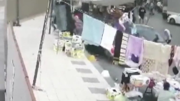 Fren yerine gaza basan sürücü otomobiliyle pazara böyle daldı