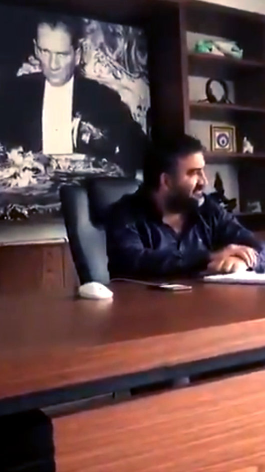 Ümit Özat türkü yorumuyla damga vurdu!