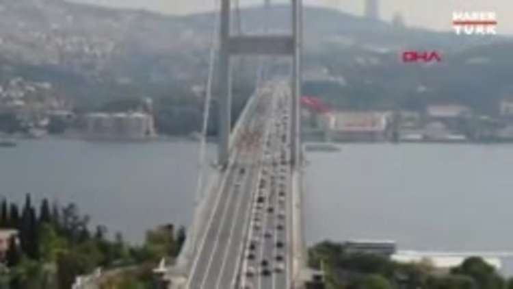 Yüzlerce motorsikletinin 15 Temmuz Şehitler Köprüsü'nden geçişi havadan görüntülendi
