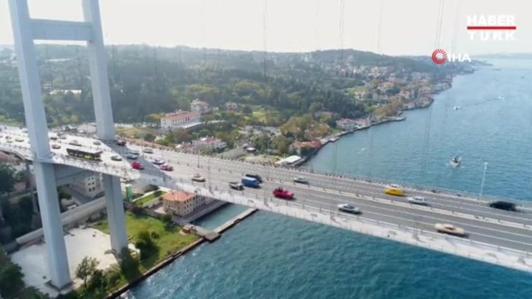 Klasik otomobillerle 15 Temmuz Şehitler Köprüsü'nde Cumhuriyet Konvoyu