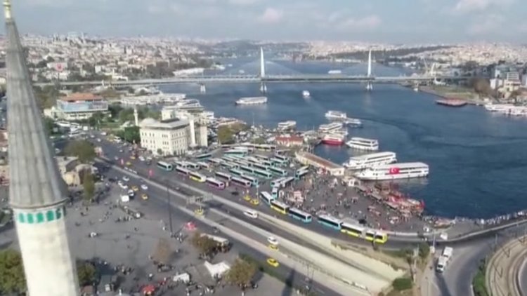 Eminönü´nde İBB şirketi BELTUR eliyle balık - ekmek