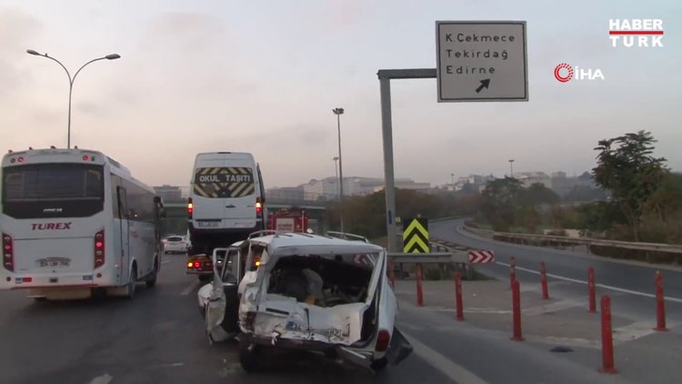 Basın Ekspres Yolu'nda servis aracı otomobile çarptı: 1 ağır yaralı