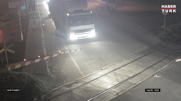 Hemzemin geçitte ölüm dansı