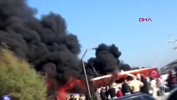 Bebek sahilde tekne yangını