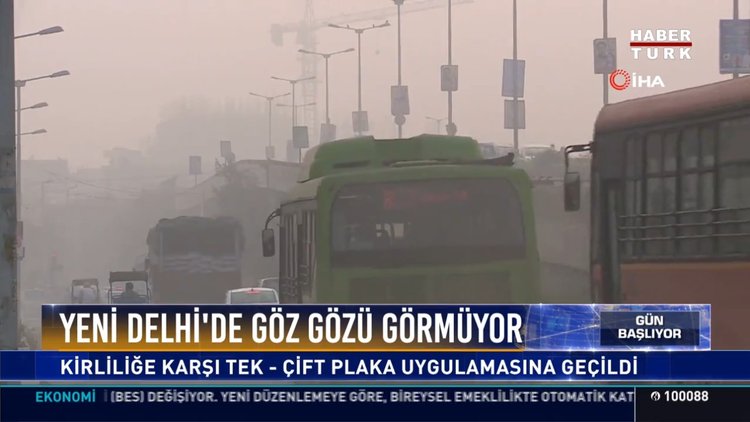Yeni Delhi'de göz gözü görmüyor