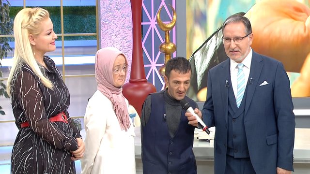 Zahide Yetiş ve Mustafa Karataş'la 136. Bölüm