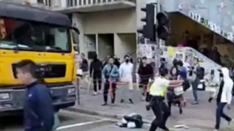 Polis canlı yayında göstericiyi vurdu