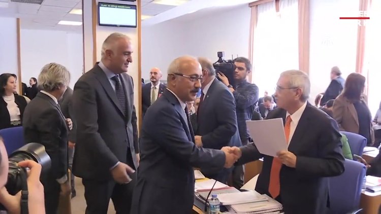 Kültür ve Turizm Bakanı Ersoy: Milli Sarayları Müzekart kapsamına alıyoruz