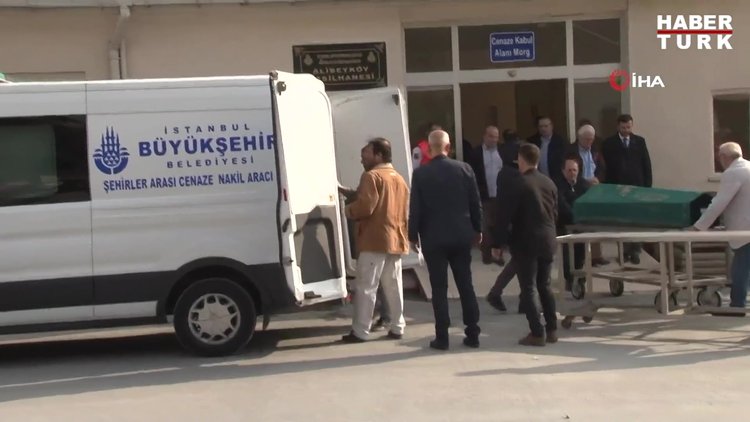 Bakırköy'de siyanürle ölen ailenin cenazeleri gasilhaneden alındı
