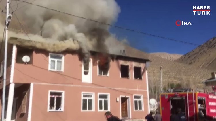 Bayburt'ta bir evde çıkan yangında 3 kişi hayatını kaybetti