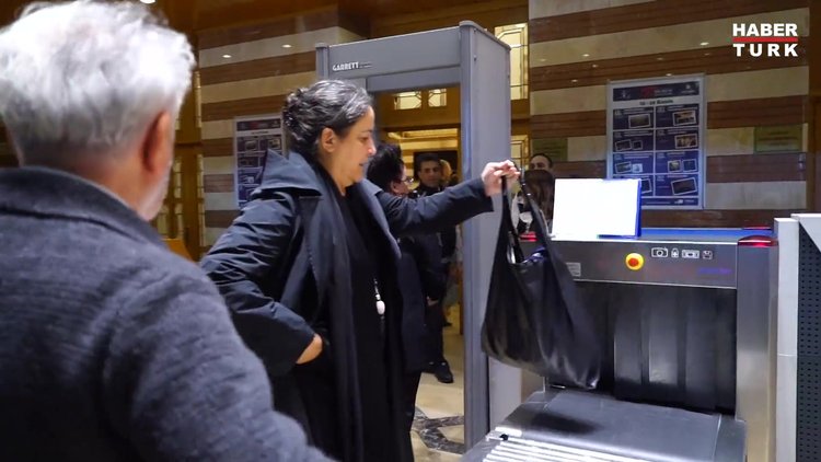 Prof. Dr. Adem Sözüer: " Kız çocuklarımızın tecavüzcüsüyle evlensin mi evlenmesin mi tartışmasını yapmak utanç verici"