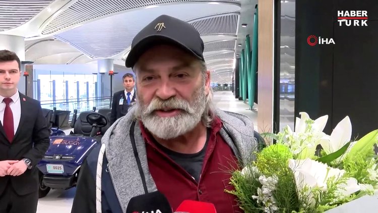 Emmy Ödüllü Haluk Bilginer İstanbul'a geldi