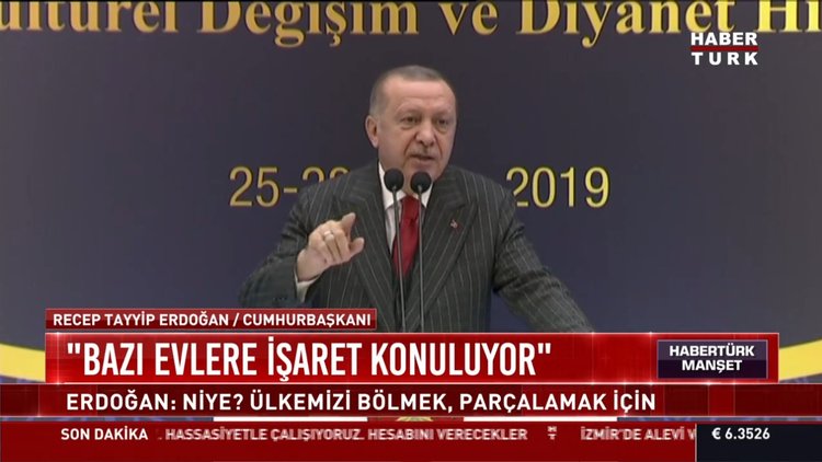 Alevi vatandaşların evlerine işaret