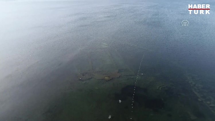 Su çekilmesi İznik Gölü'ndeki bazilikayı görünür hale getirdi