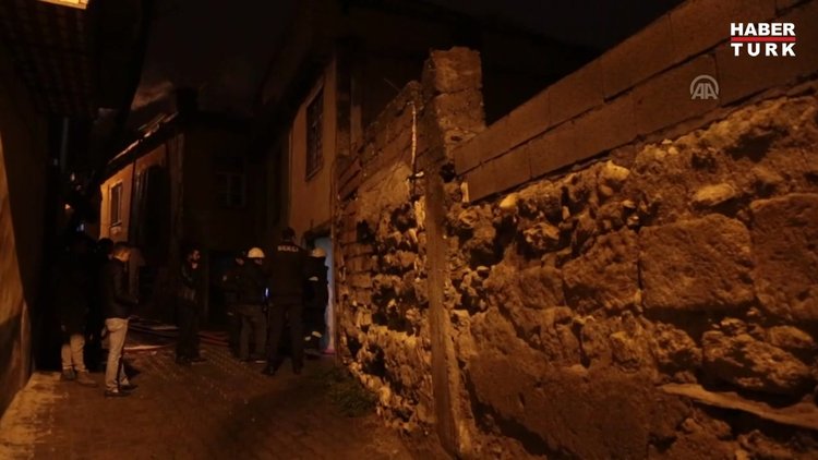 Tüp patlaması ahşap evi küle çevirdi